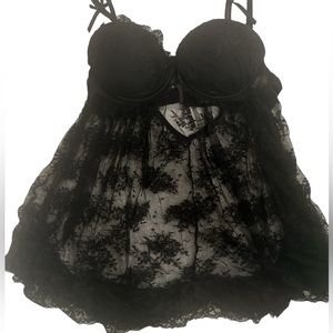 Flowing floral black lace womens lingerie
